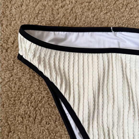 High waisted bikini bottom - Picture 4 of 4